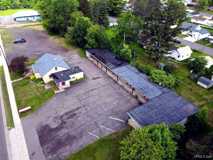 Crestview Motel (Crest View Motel) - Real Estate Listing Photo (newer photo)